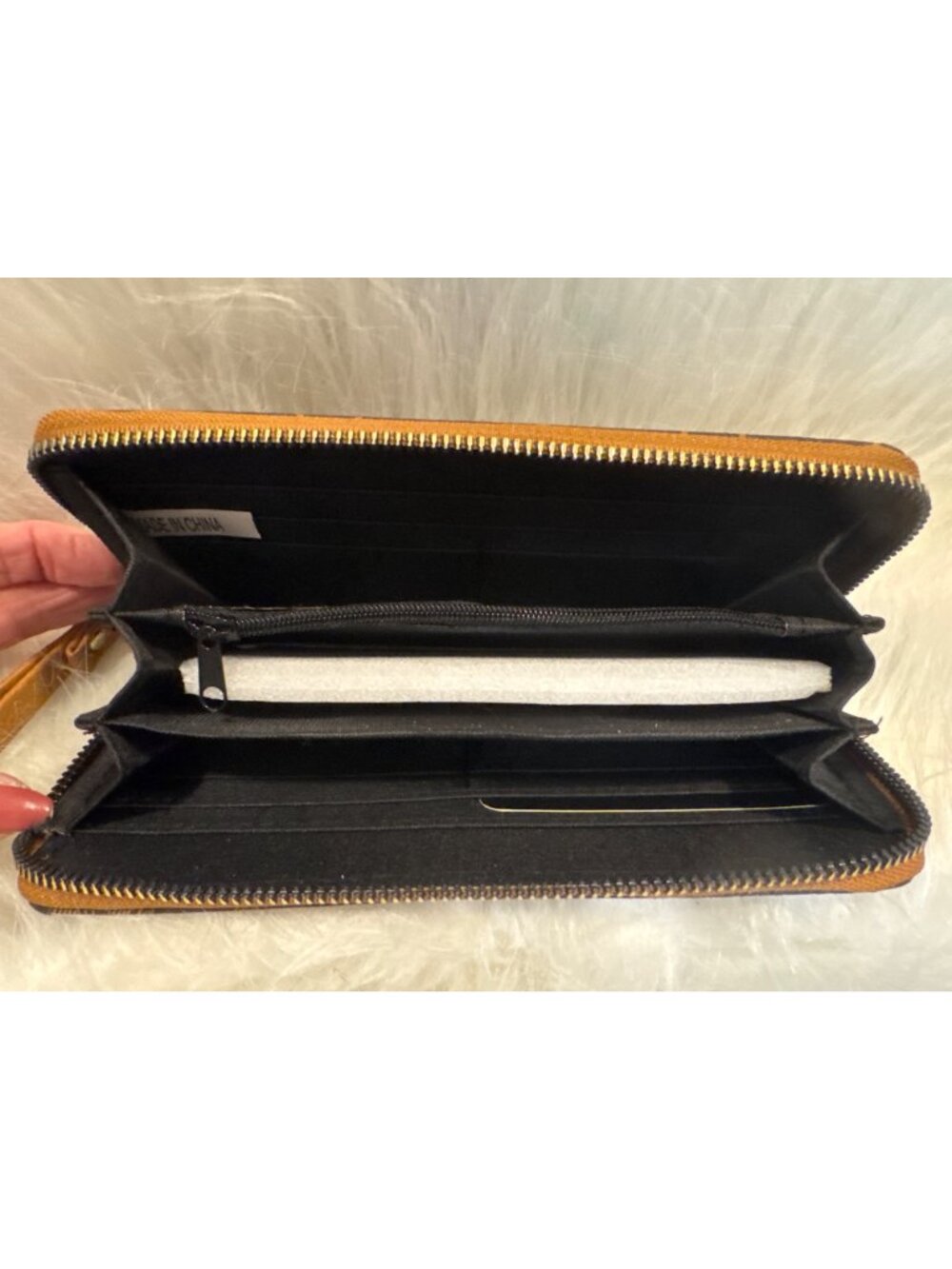 Beverly Hills Polo Club Womens Zip-Around Wallet Black/Gold Faux Leather Wristle - Picture 5 of 8
